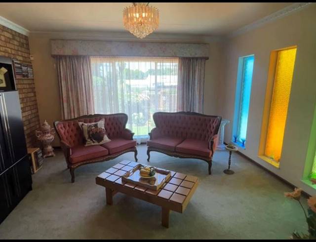 5 BEDROOM HOUSE FOR SALE IN SUNWARD PARK